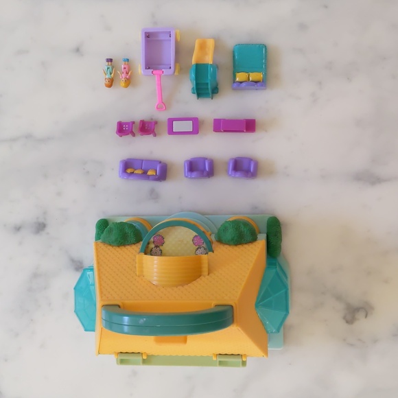 RARE! Vintage 1990s, Handmade Polly Pocket Blue Box Carry Along Mini Doll House. - Picture 5 of 6